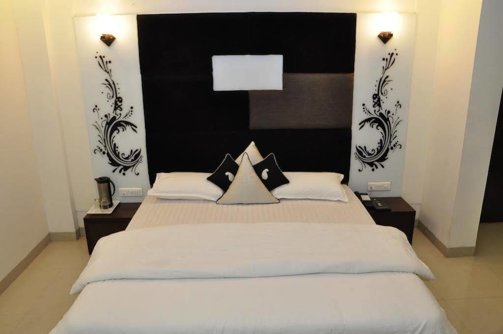 Hotel The Kamta Агра Экстерьер фото